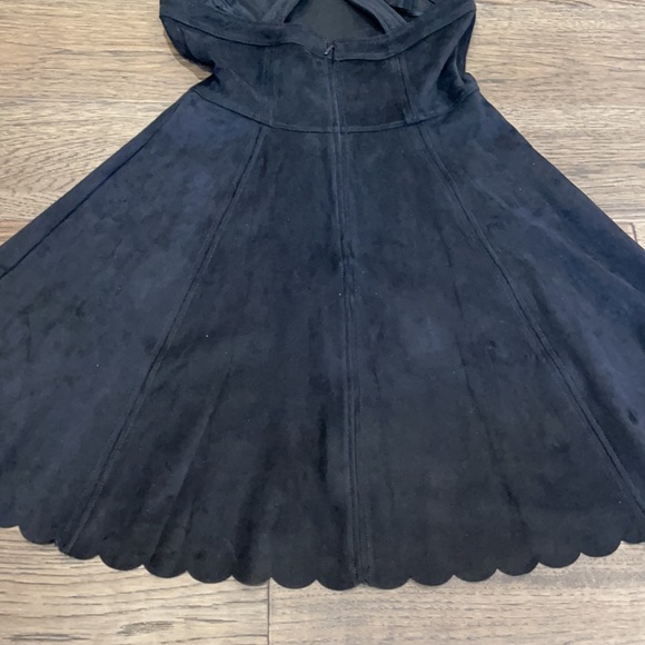 Express dress - Picture 5 of 7